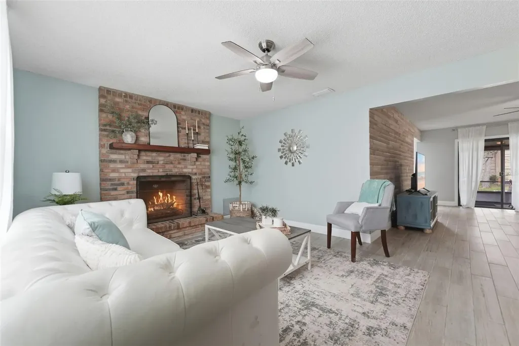 1248 W Embassy Drive Deltona FL 32725
