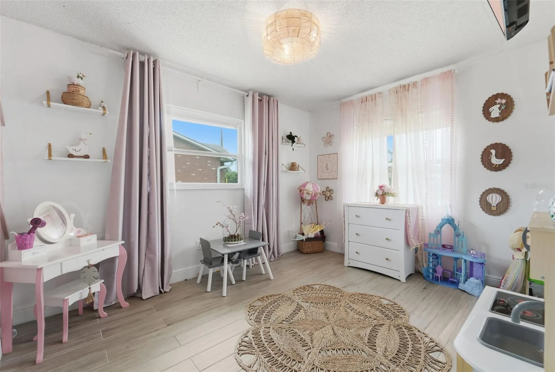 1248 W Embassy Drive Deltona FL 32725