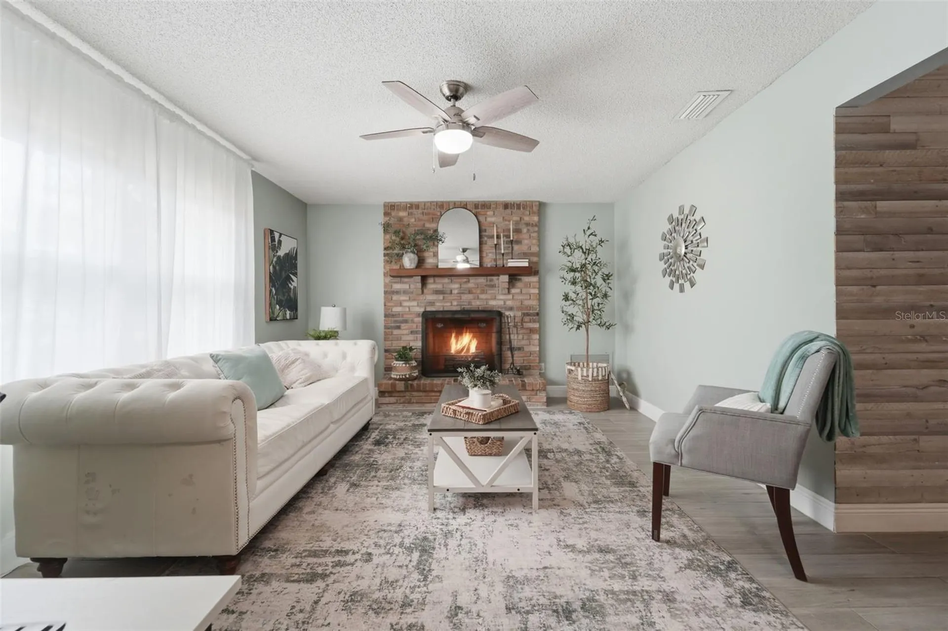1248 W Embassy Drive Deltona FL 32725