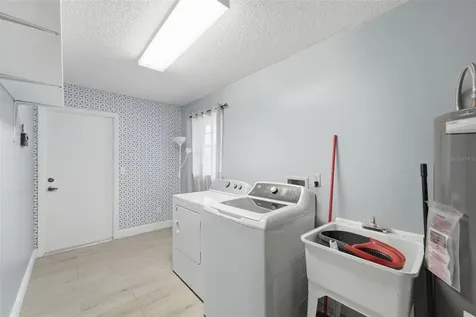 1248 W Embassy Drive Deltona FL 32725