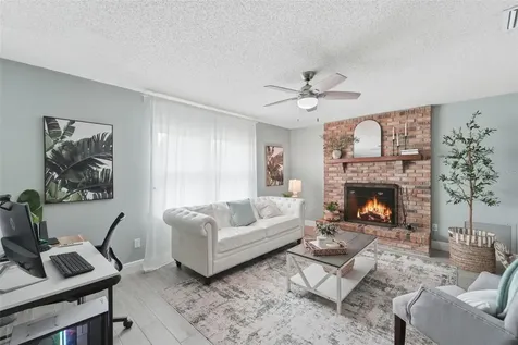 1248 W Embassy Drive Deltona FL 32725