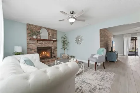 1248 W Embassy Drive Deltona FL 32725