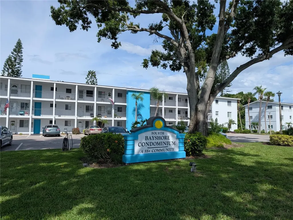 2547 60th Avenue W Bradenton FL 34207