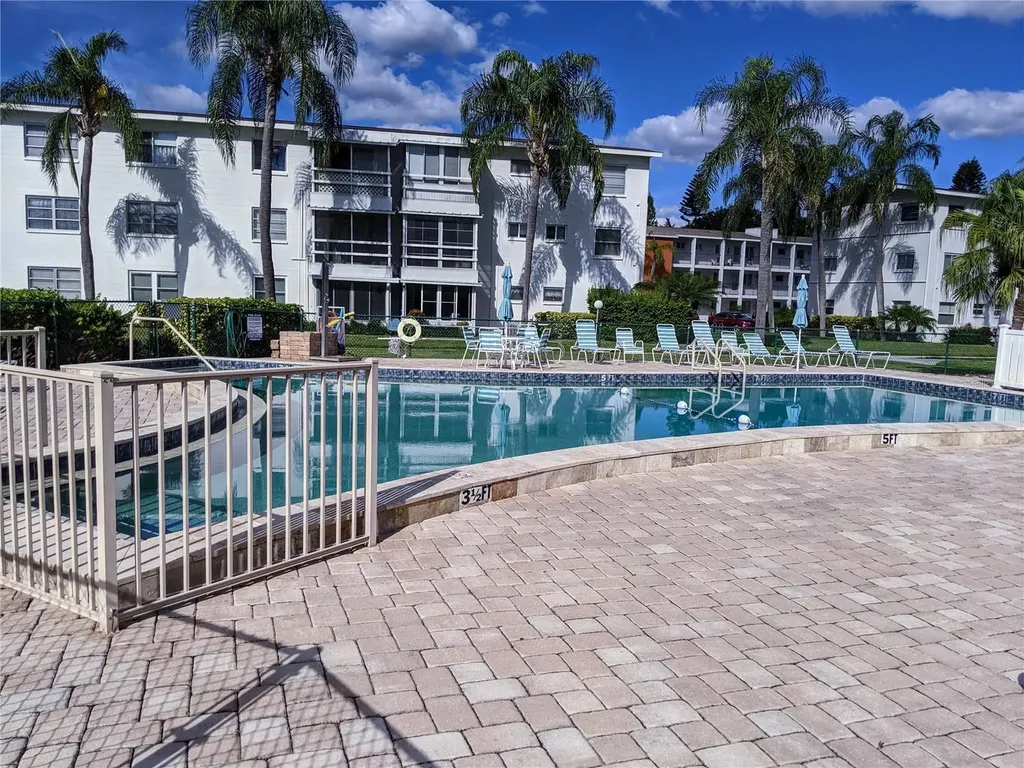 2547 60th Avenue W Bradenton FL 34207