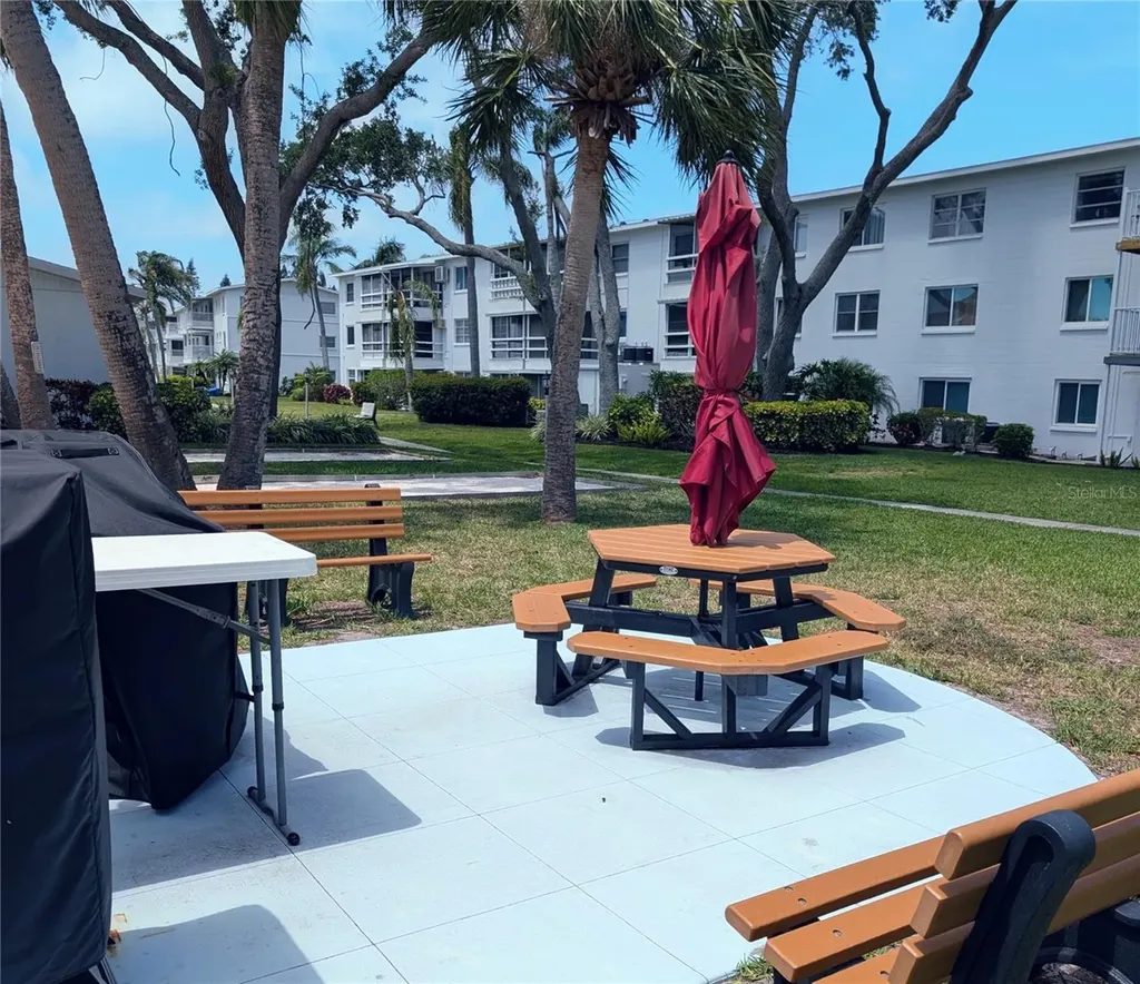 2547 60th Avenue W Bradenton FL 34207