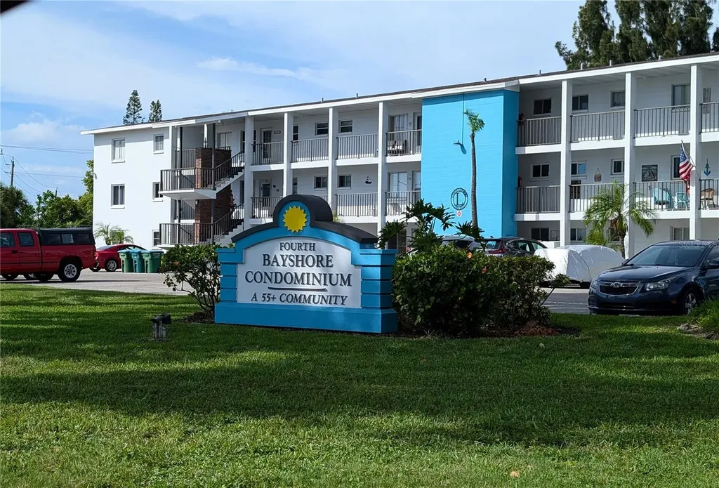 2547 60th Avenue W Bradenton FL 34207