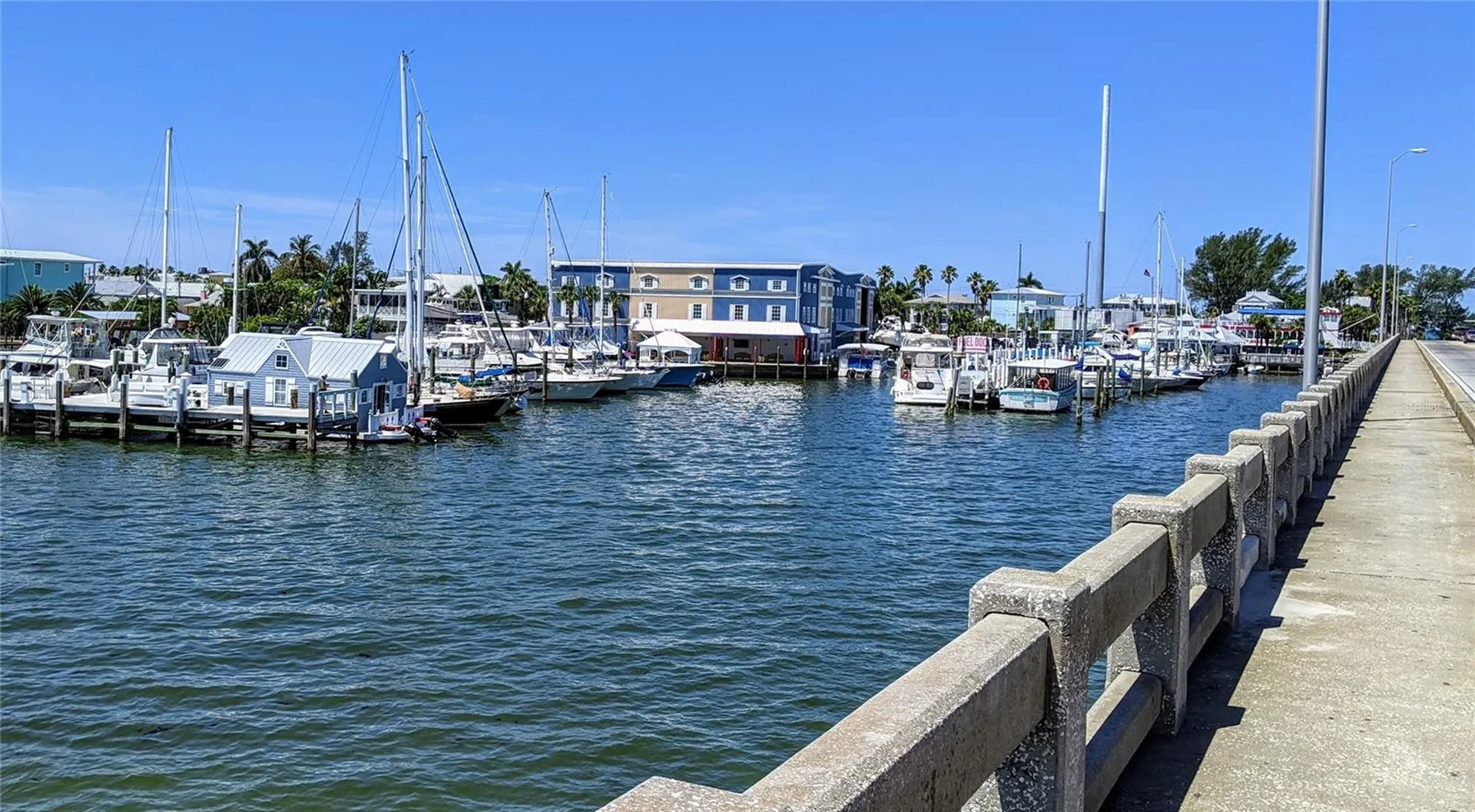 2547 60th Avenue W Bradenton FL 34207