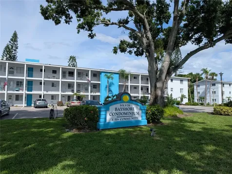 2547 60TH Avenue W Bradenton FL 34207