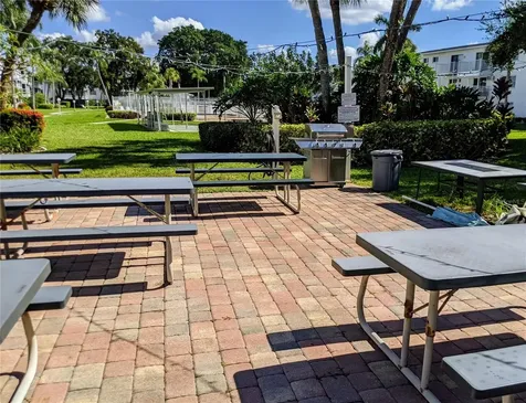 2547 60th Avenue W Bradenton FL 34207