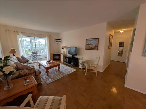 2547 60th Avenue W Bradenton FL 34207