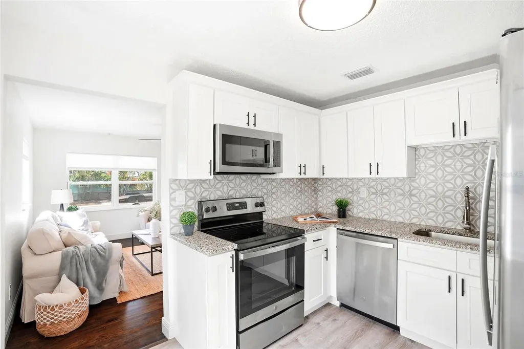 2444 32nd Avenue N St Petersburg FL 33713