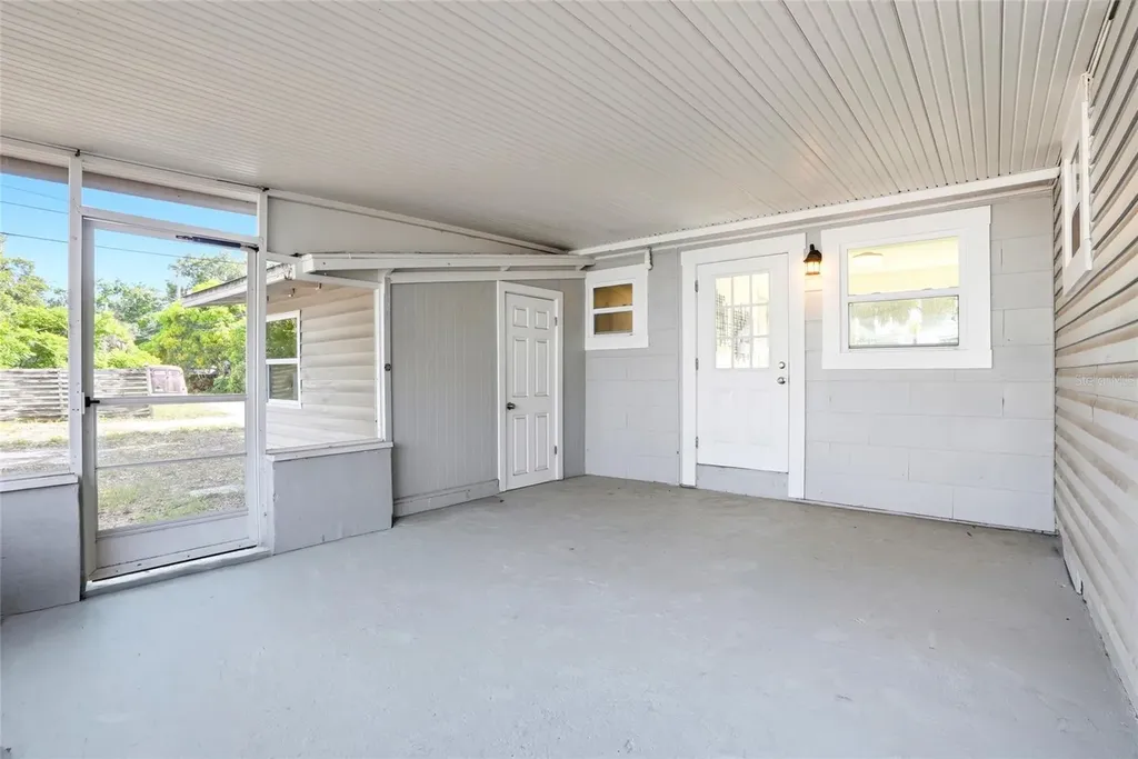 2444 32nd Avenue N St Petersburg FL 33713