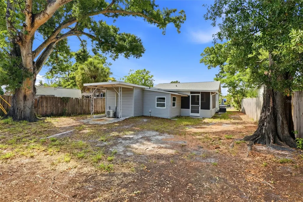 2444 32nd Avenue N St Petersburg FL 33713