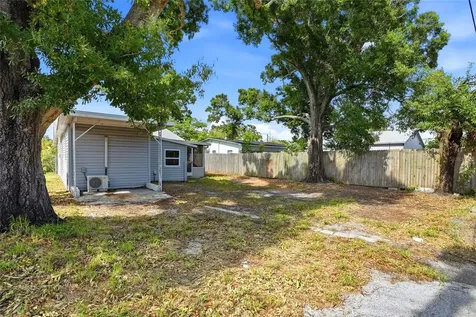 2444 32nd Avenue N St Petersburg FL 33713