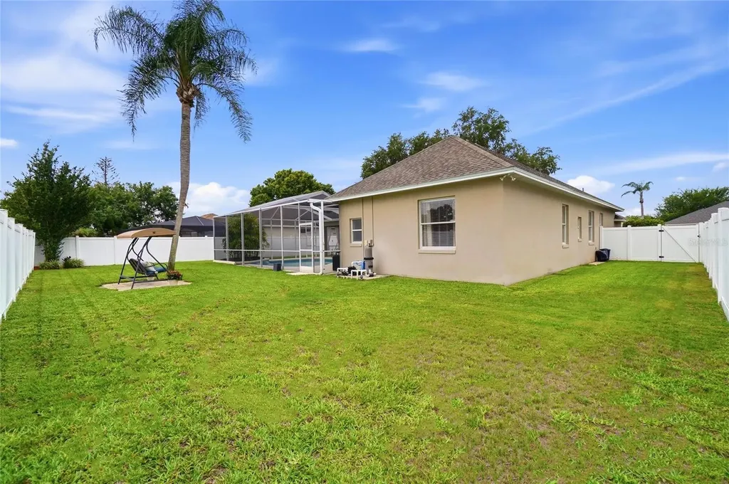 335 Ruby Lake Loop Winter Haven FL 33884