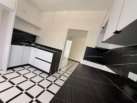 Calle 10 Villa Nitza Manati PR 00674