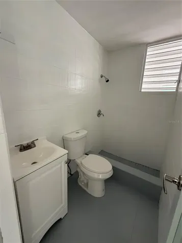 Calle 10 Villa Nitza Manati PR 00674
