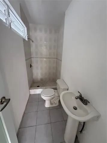 Calle 10 Villa Nitza Manati PR 00674