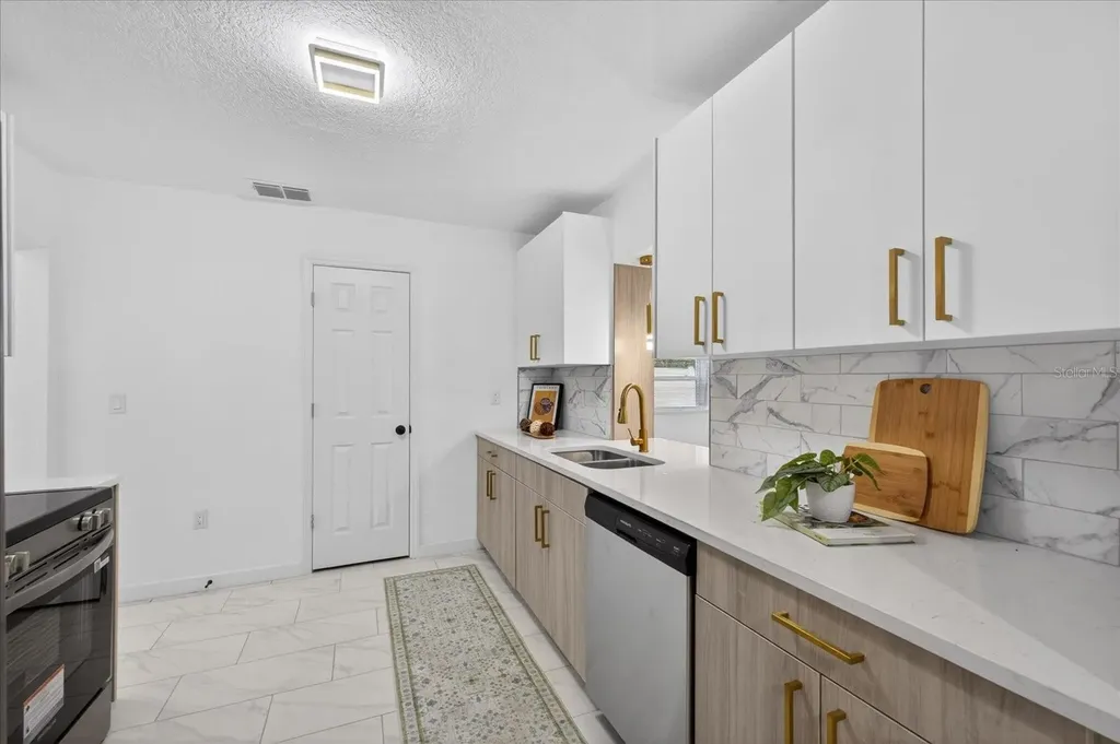 1919 E Clifton Street Tampa FL 33610