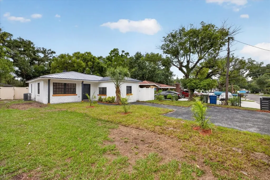 1919 E Clifton Street Tampa FL 33610