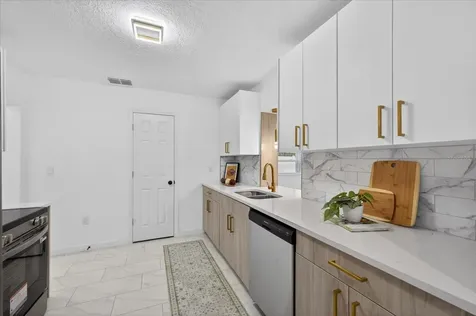1919 E Clifton Street Tampa FL 33610