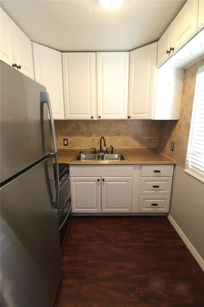 3001 Bee Ridge Road Sarasota FL 34239