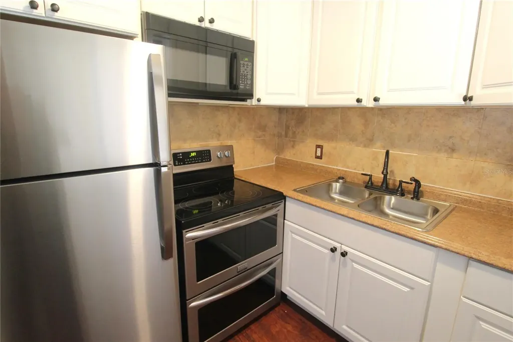 3001 Bee Ridge Road Sarasota FL 34239