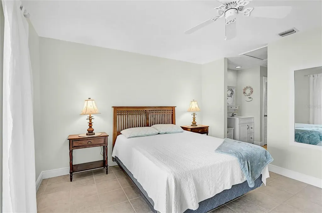 845 Benjamin Franklin Drive Sarasota FL 34236