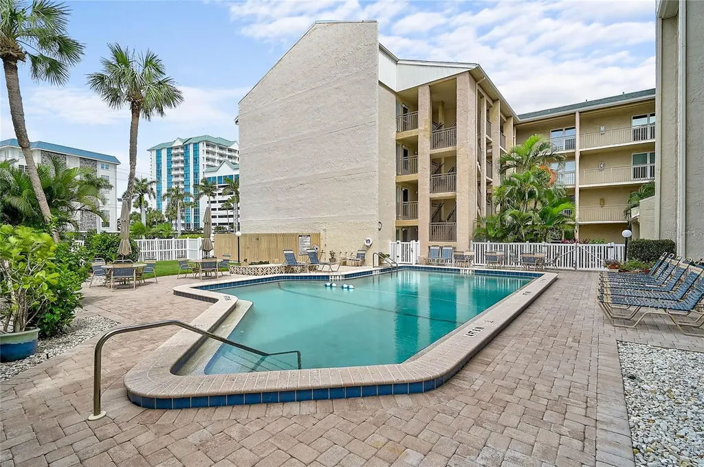 845 Benjamin Franklin Drive Sarasota FL 34236
