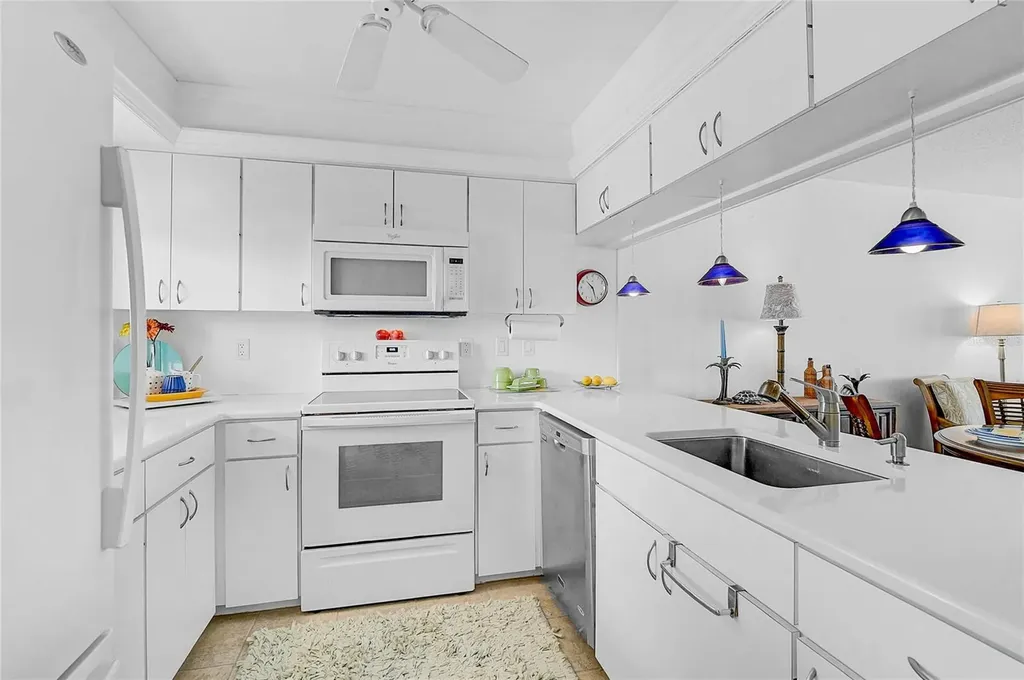 845 Benjamin Franklin Drive Sarasota FL 34236