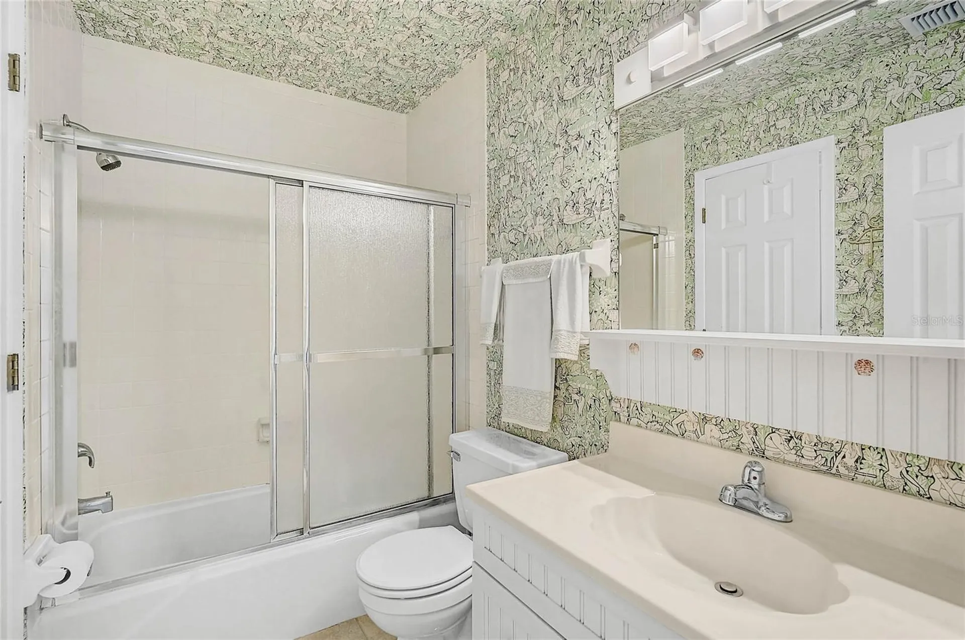845 Benjamin Franklin Drive Sarasota FL 34236