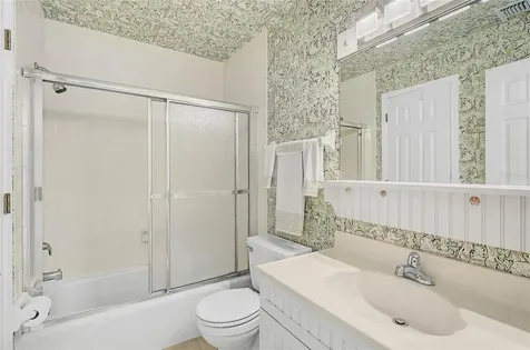 845 Benjamin Franklin Drive Sarasota FL 34236