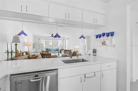 845 Benjamin Franklin Drive Sarasota FL 34236
