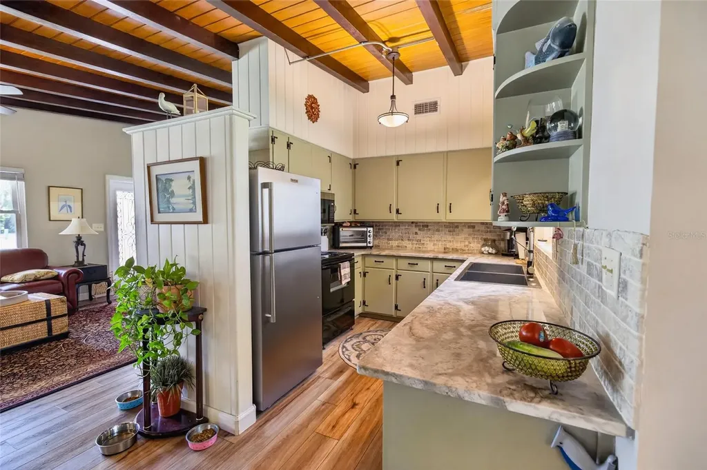 7588 S Crescent Loop Floral City FL 34436