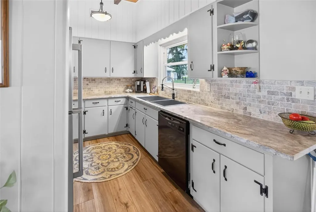 7588 S Crescent Loop Floral City FL 34436
