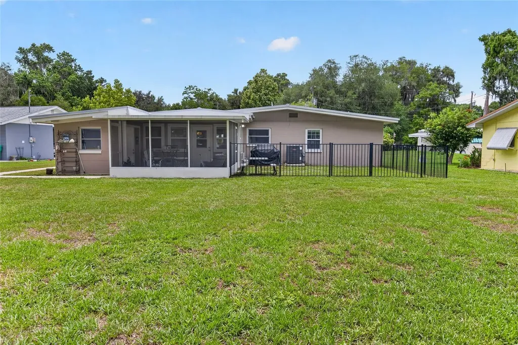 7588 S Crescent Loop Floral City FL 34436