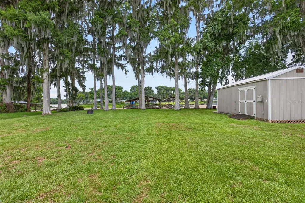 7588 S Crescent Loop Floral City FL 34436