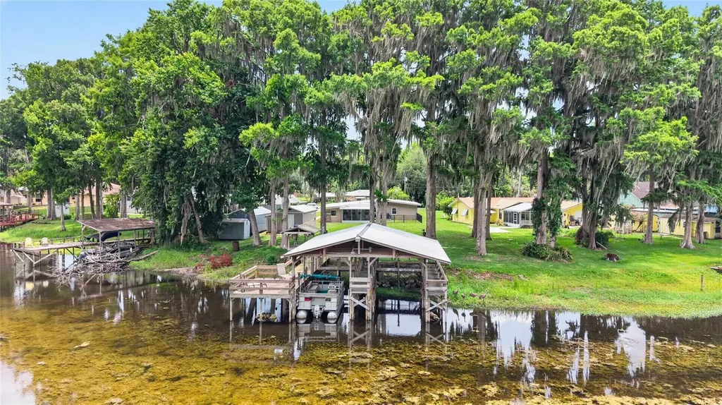 7588 S Crescent Loop Floral City FL 34436