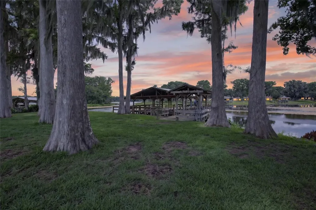 7588 S Crescent Loop Floral City FL 34436