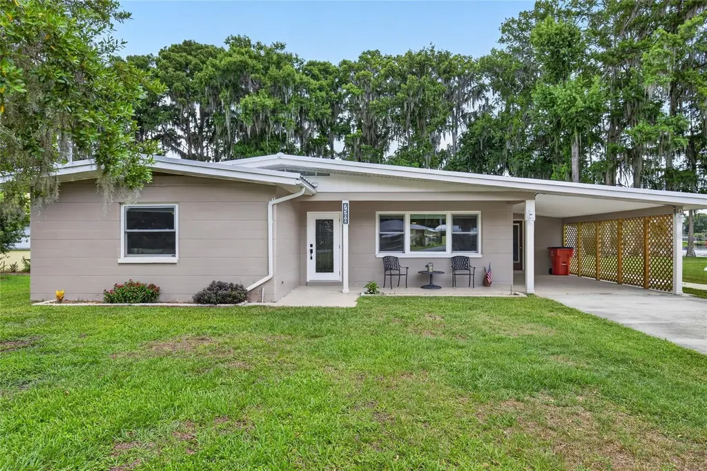7588 S Crescent Loop Floral City FL 34436