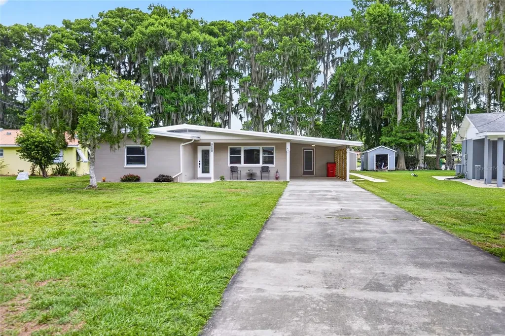 7588 S Crescent Loop Floral City FL 34436