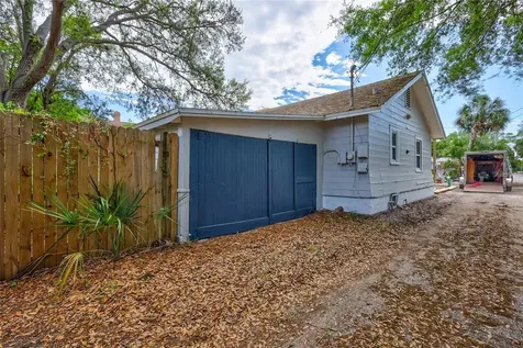 2521 4th Street S St Petersburg FL 33705