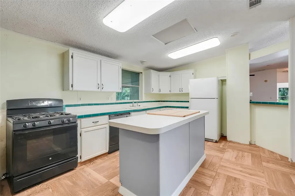 23449 Thomas Allen Road Howey In The Hills FL 34737