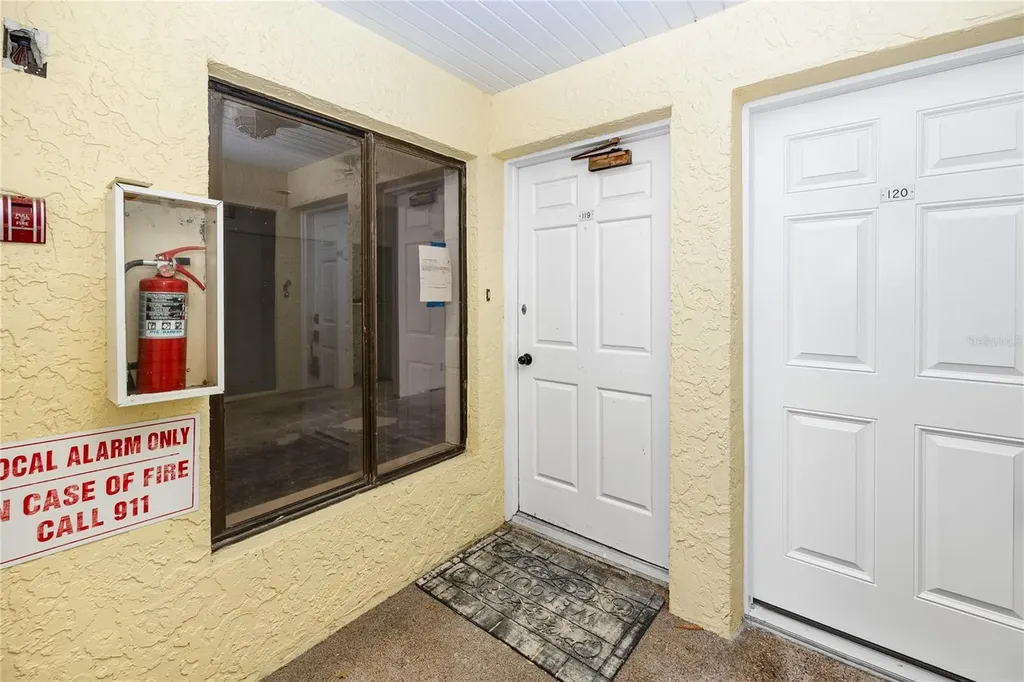 7310 Sunshine Skyway Lane S St Petersburg FL 33711