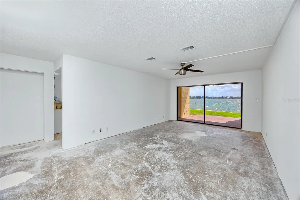 7310 Sunshine Skyway Lane S St Petersburg FL 33711