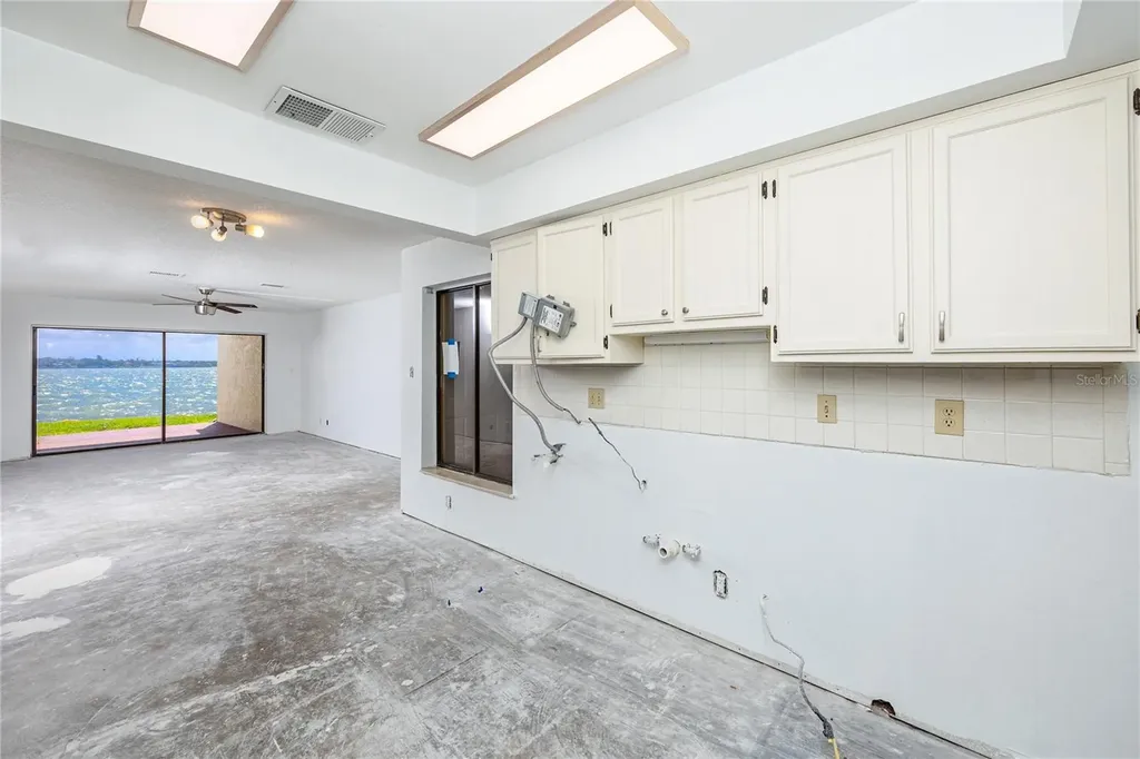 7310 Sunshine Skyway Lane S St Petersburg FL 33711