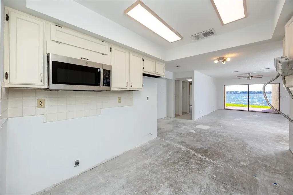 7310 Sunshine Skyway Lane S St Petersburg FL 33711