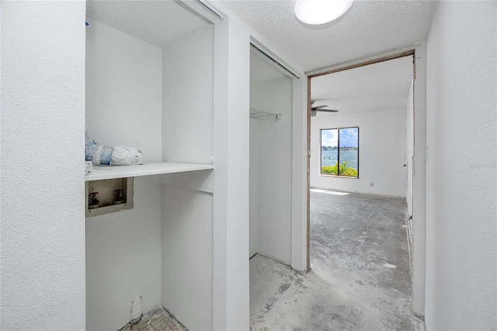 7310 Sunshine Skyway Lane S St Petersburg FL 33711