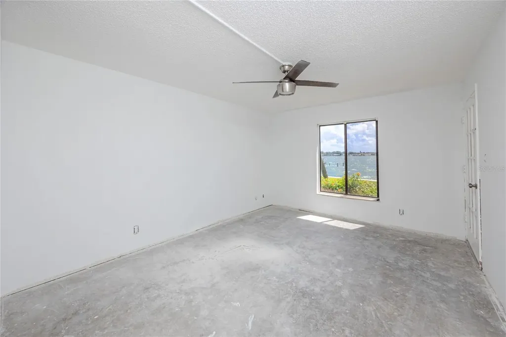 7310 Sunshine Skyway Lane S St Petersburg FL 33711