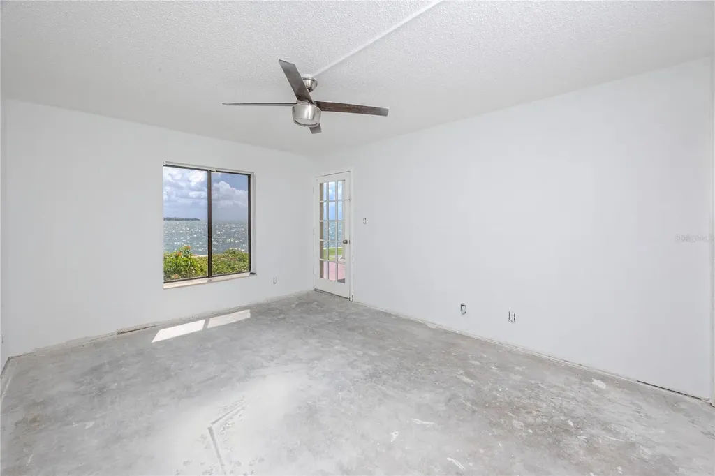 7310 Sunshine Skyway Lane S St Petersburg FL 33711